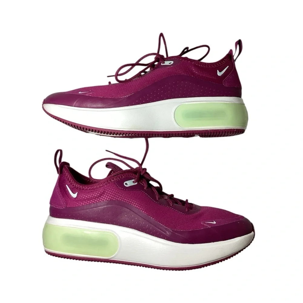Nike Women's Magenta Sneakers